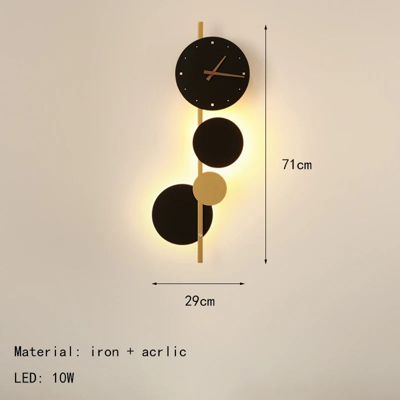 Conversation-starting Acrylic Clock Wall Light, for living and dining rooms, for living room, black-and-gold acrylic clock face